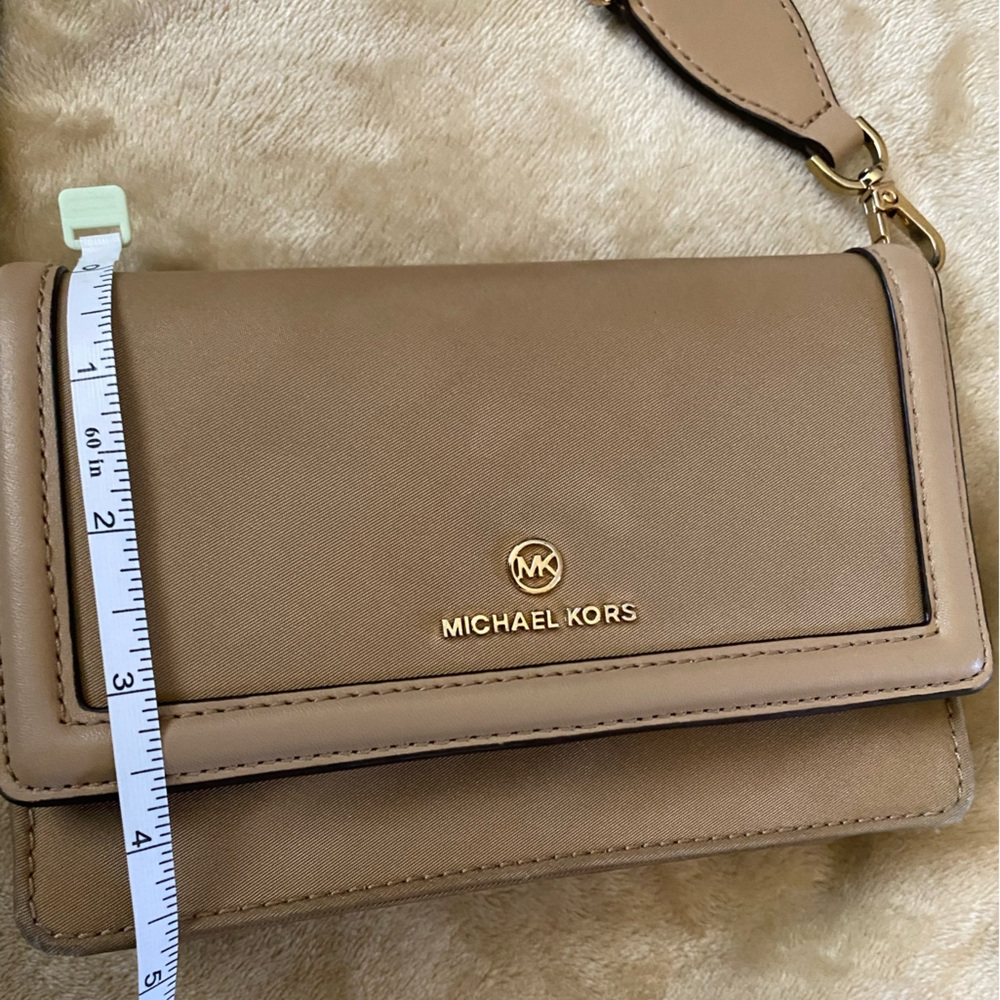Michaell kors crossbody